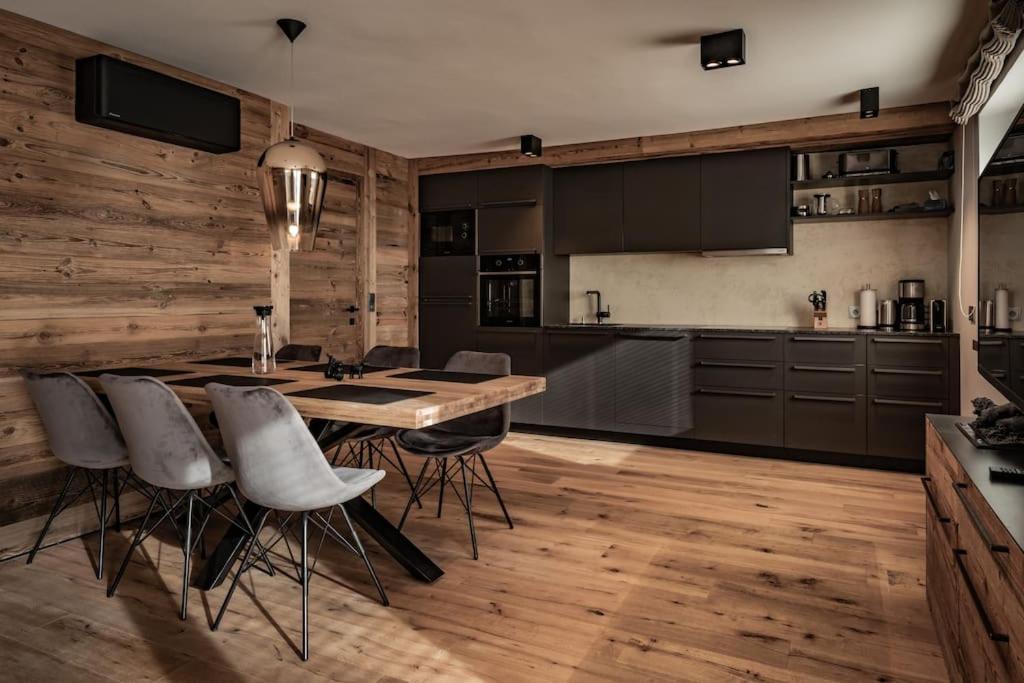 Cozy Loft In The Alps Of Zillertal Schwendau Exterior foto